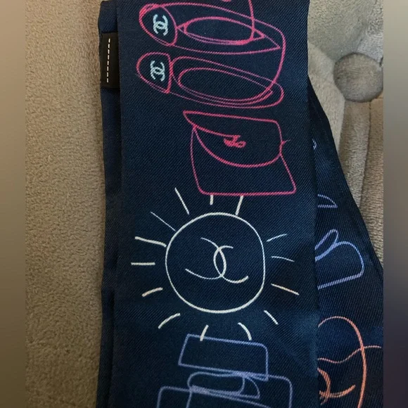 CHANEL Dark Blue Tie with Multicolor Logo Design - Picture 5 of 6